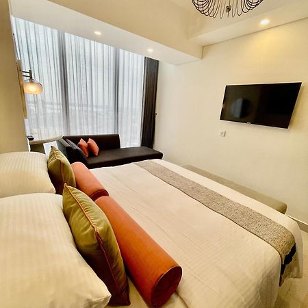 Verdela Pollux Meisterstadt Batam Apartement ภายนอก รูปภาพ
