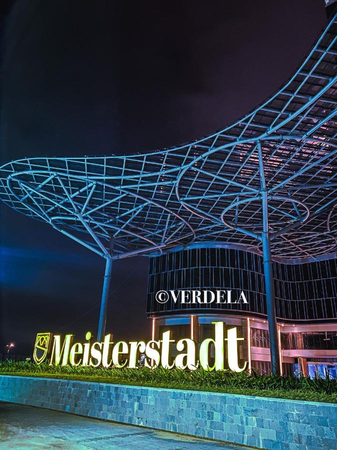 Verdela Pollux Meisterstadt Batam Apartement ภายนอก รูปภาพ