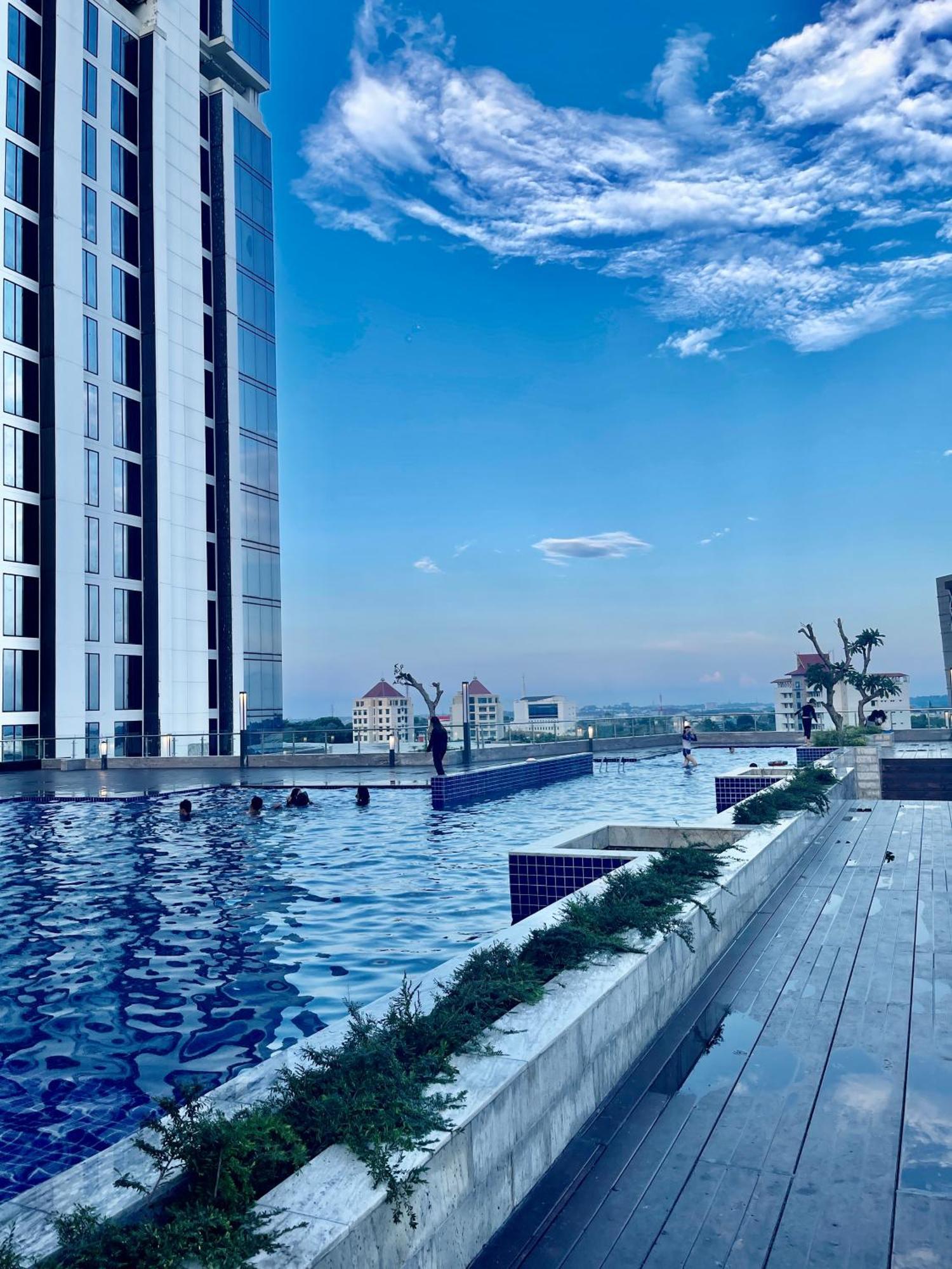 Verdela Pollux Meisterstadt Batam Apartement ภายนอก รูปภาพ